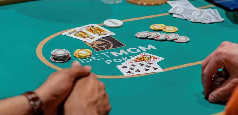 Luật Chơi Omaha Poker – Hướng Dẫn Chi Tiết Từ A Đến Z 30 Chú ý đến bài của đối thủ